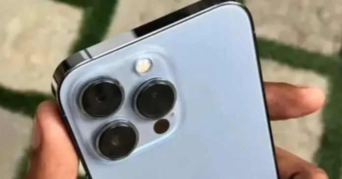 iPhone 13 stock left